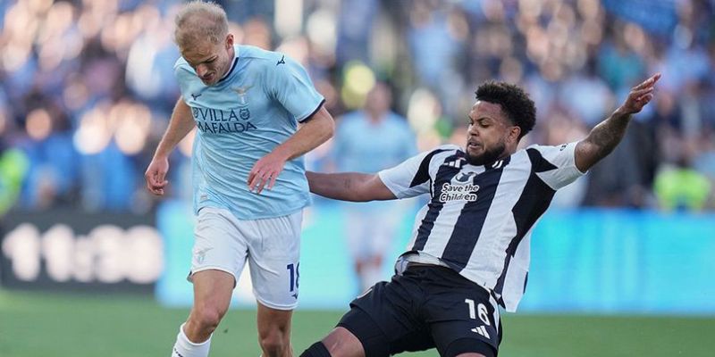Lazio vs Juventus đều đang thi đấu đầy bất ổn