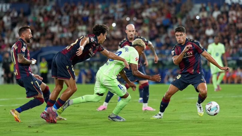 Nhận định đội hình ra sân của cả FC Barcelona và Levante